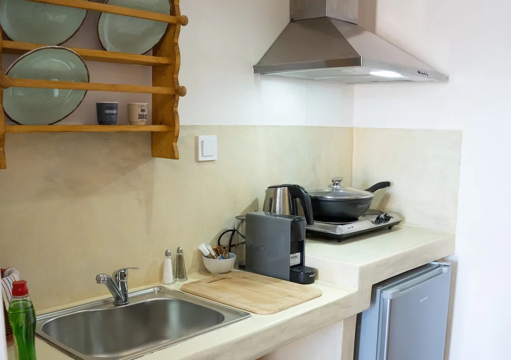 DIPOLIS luxury apartments Syros