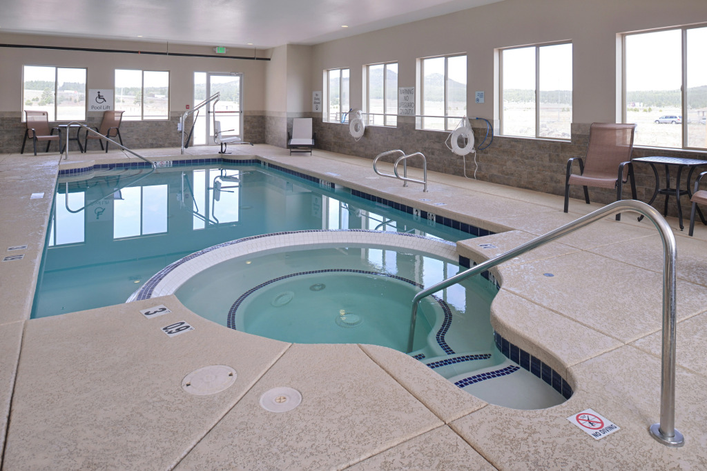 Holiday Inn Express & Suites Williams by IHG