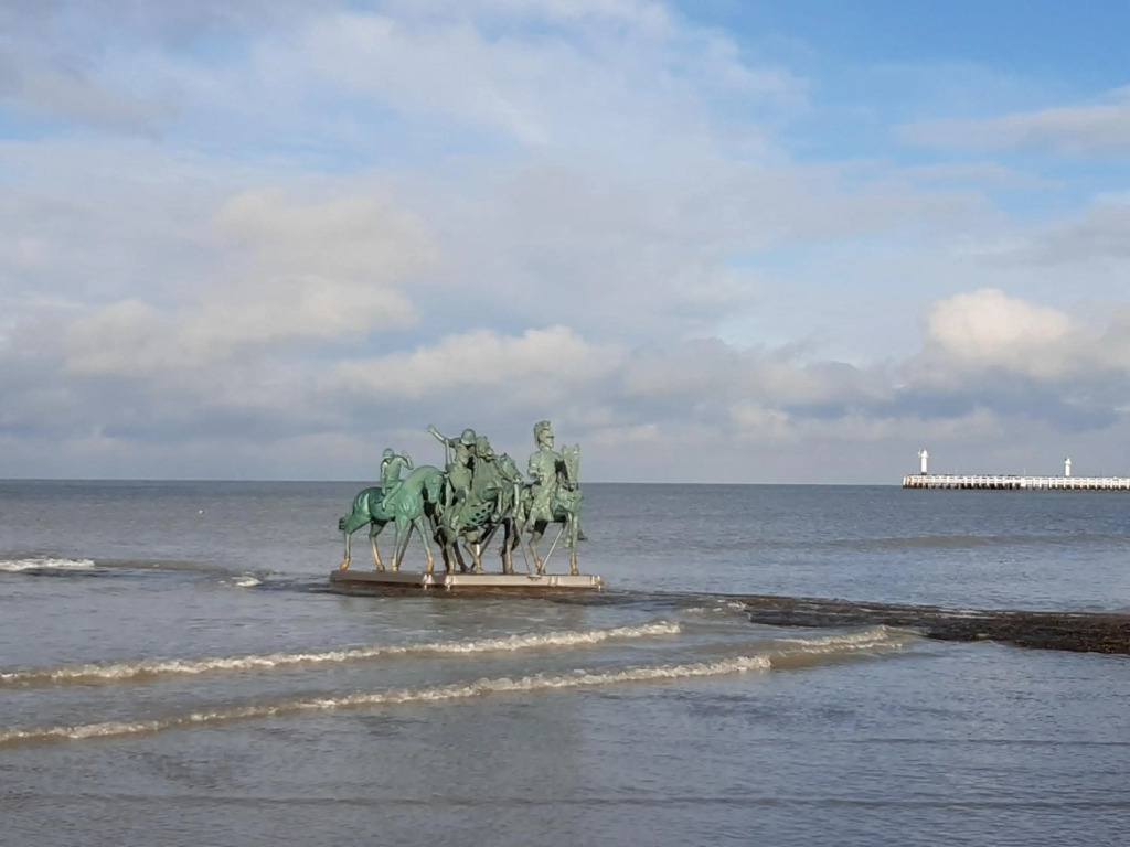 Nieuwpoort Marjolaine prachtig zeezicht - 4de verdiep -op de dijk 5pers