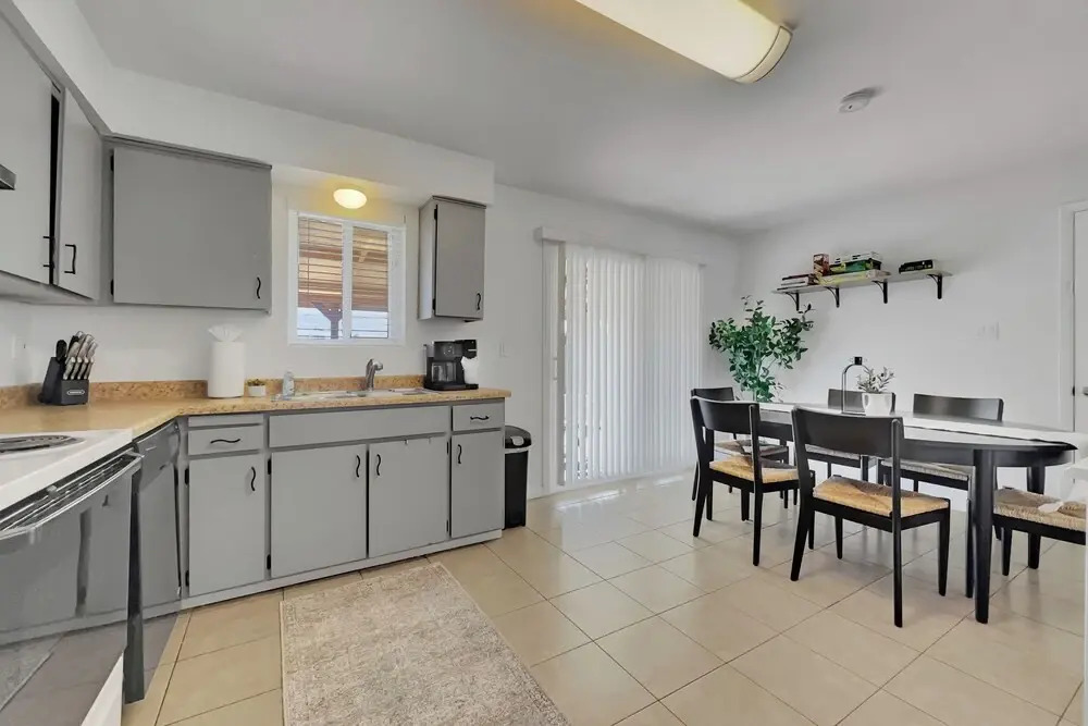 3 Mi to Old Town Scottsdale: Home w/ Patio!