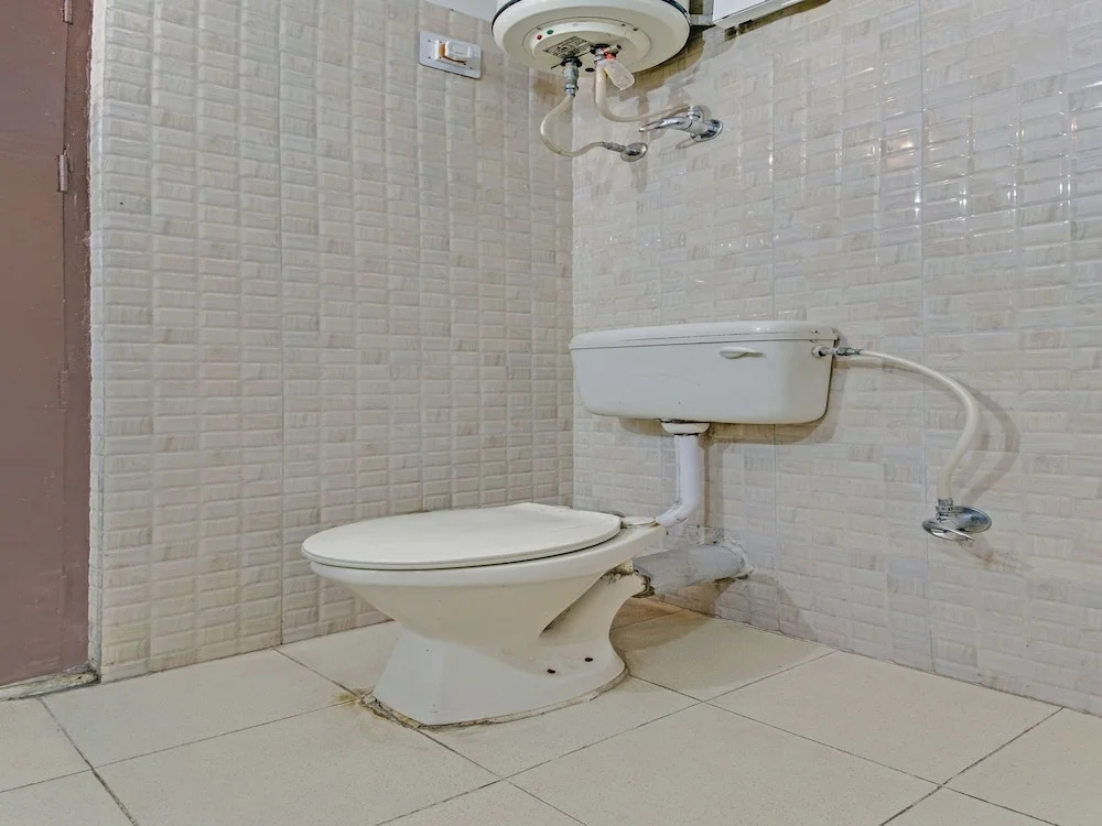 Pax Hotel Ark 150 meters from Mall Road