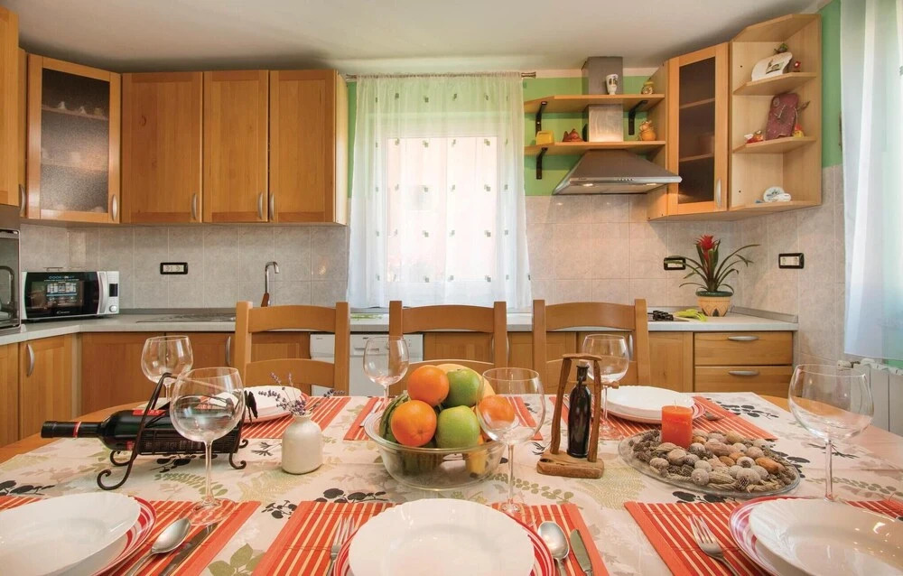 Five-Bedroom Holiday Home In Fazana