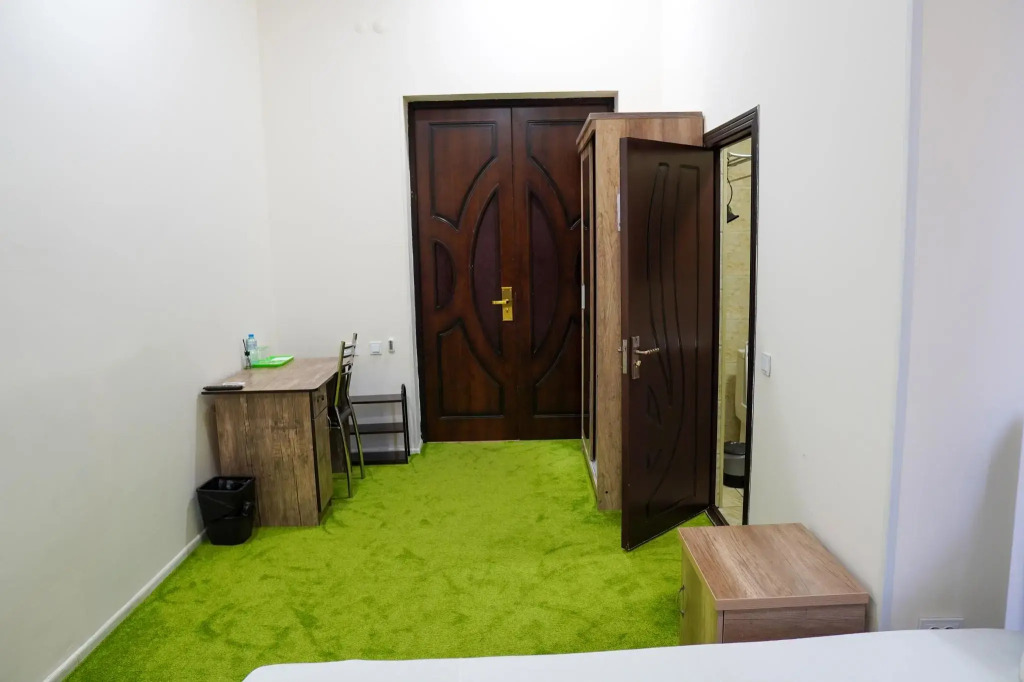Chinor Garden Hotel 1 (Чинор Гарден 1)