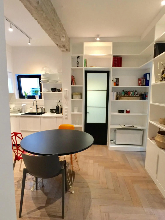 Vibrant Urban Chic Apartment