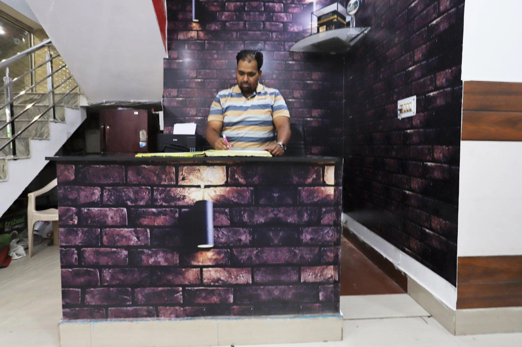 OYO 39868 Hotel Sabri Gulshan