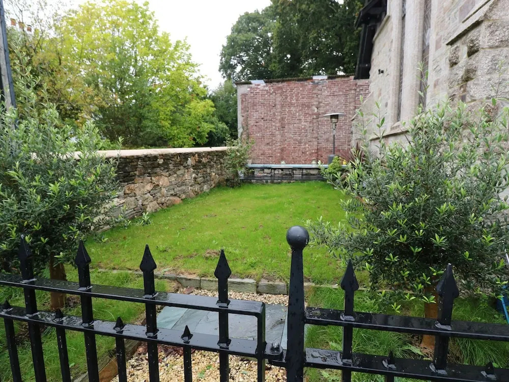St Saviours Church