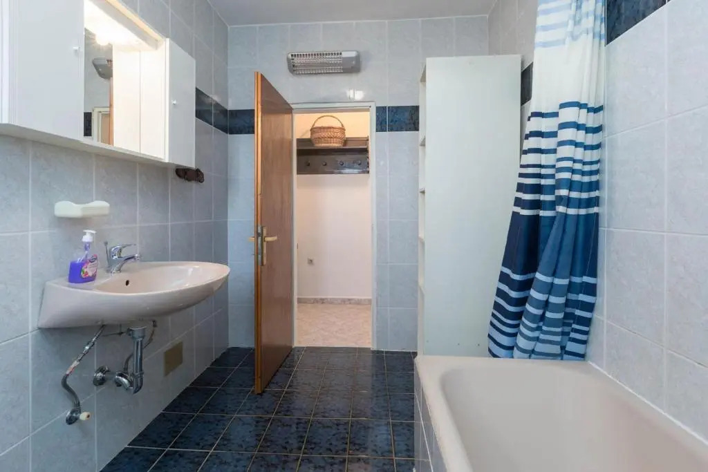 Apartment Paola for Max 7 Pax with 3 Bedrooms Large Garden And Spacious Balconies Overlooking the Sea