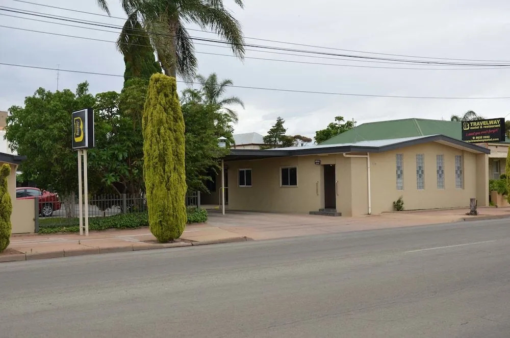 Travelway Motel