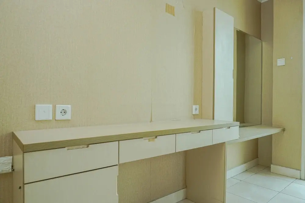 Strategic 1BR The Boulevard Apartment with Luxurious Design