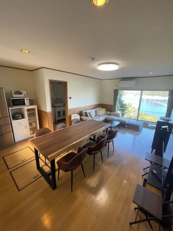 Tsubaki House