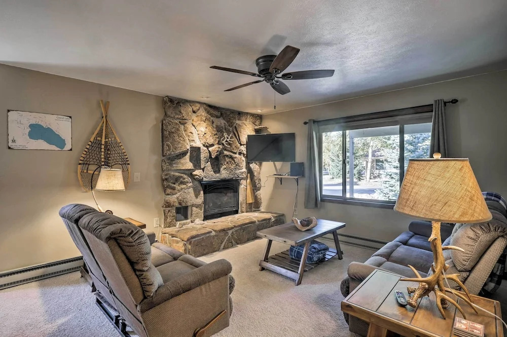 1 Block to Waterfront: Grand Lake Condo w/ Balcony