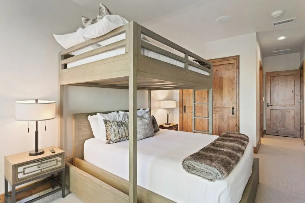 Shooting Star Lodge at Deer Valley Resort - Two Bedroom Residence #103 2 Condo