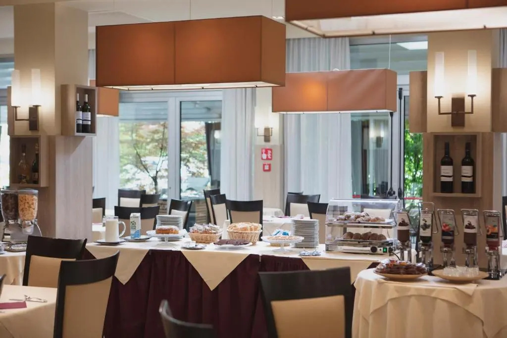 Smart Hotel Holiday