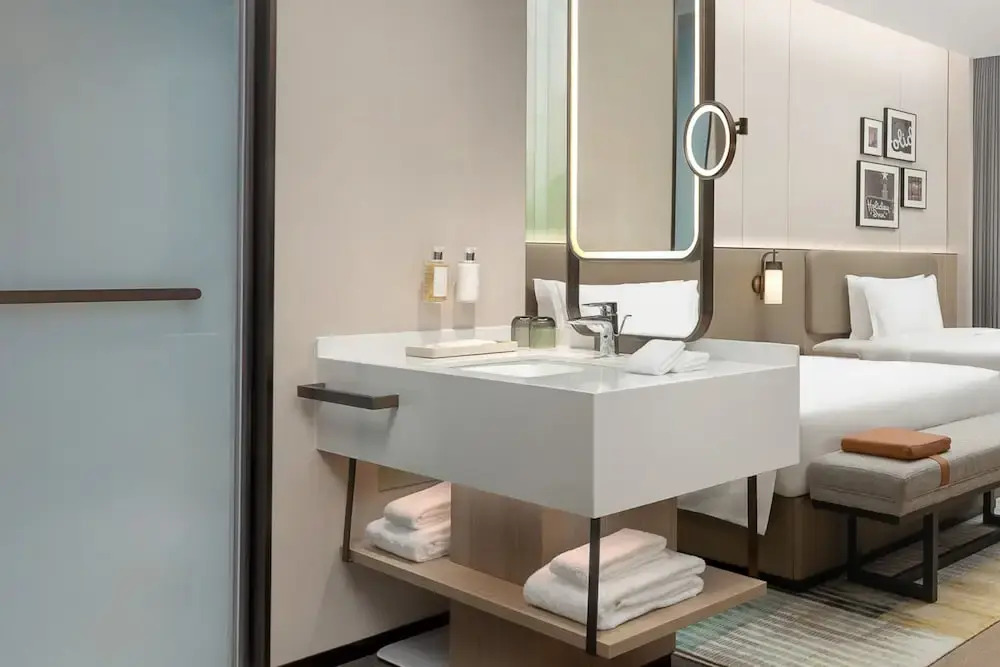 Holiday Inn & Suites Shanghai Changfeng by IHG