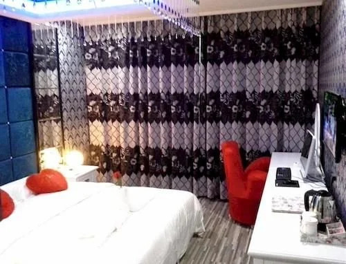 Set Chain Hotel