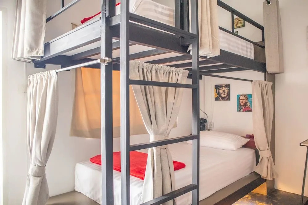 OYO 617 Tira Hostel chalong Phuket