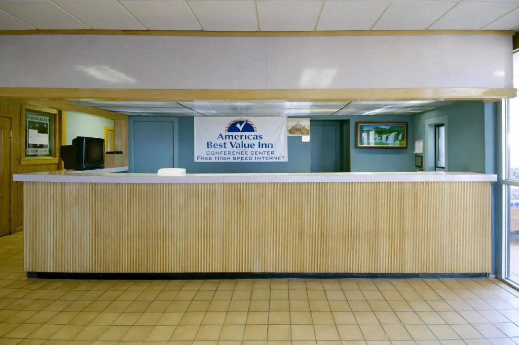Super Inn & Suites by OYO Milledgeville
