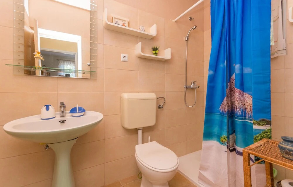 Amazing Apartment in Pakostane With 2 Bedrooms