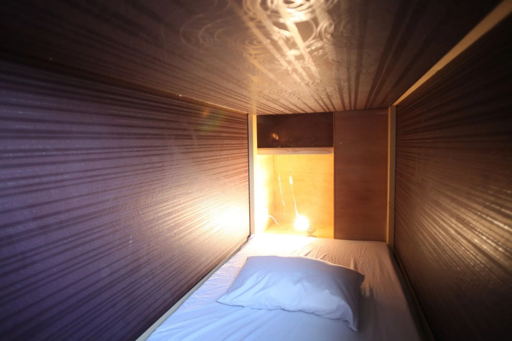 Base Inn Komagome Tokyo