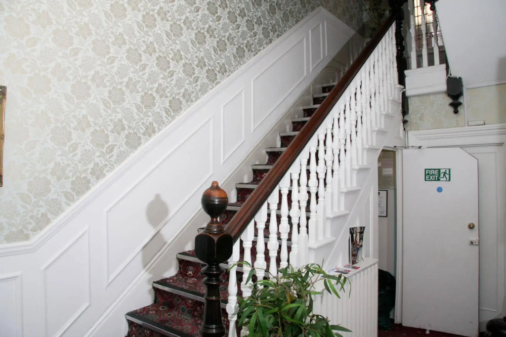 Dawson House Hotel - Guest House