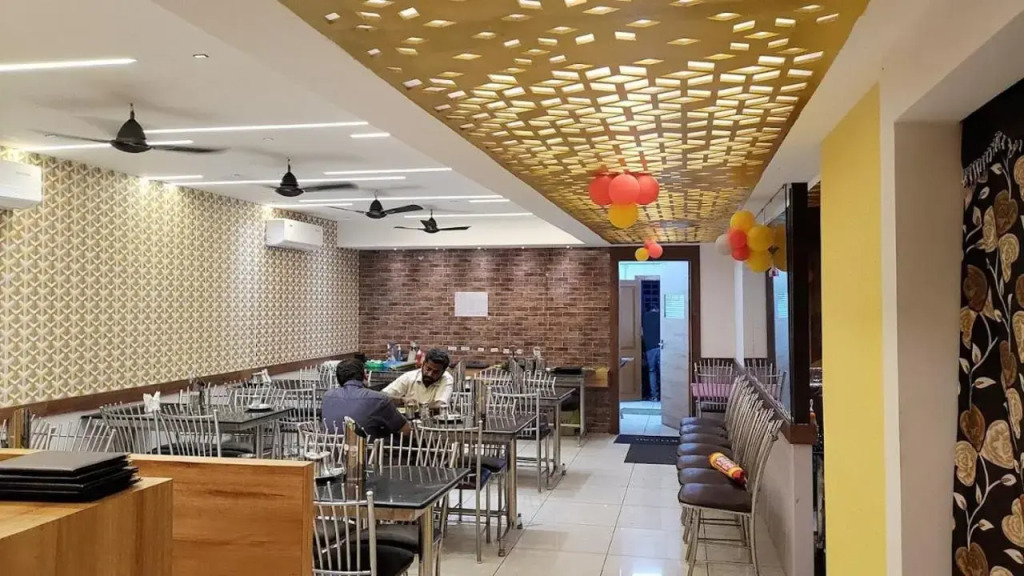 Sri Aadhish Grand Hotel