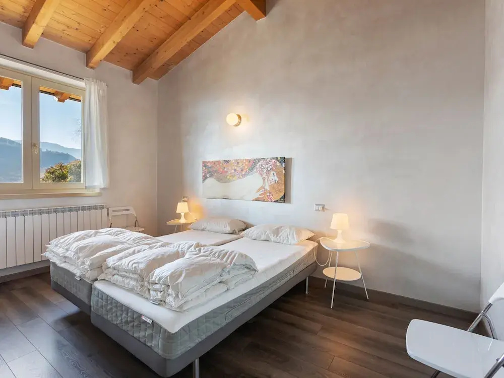 Hill-view Holiday Home in Tremosine With Swimming Pool