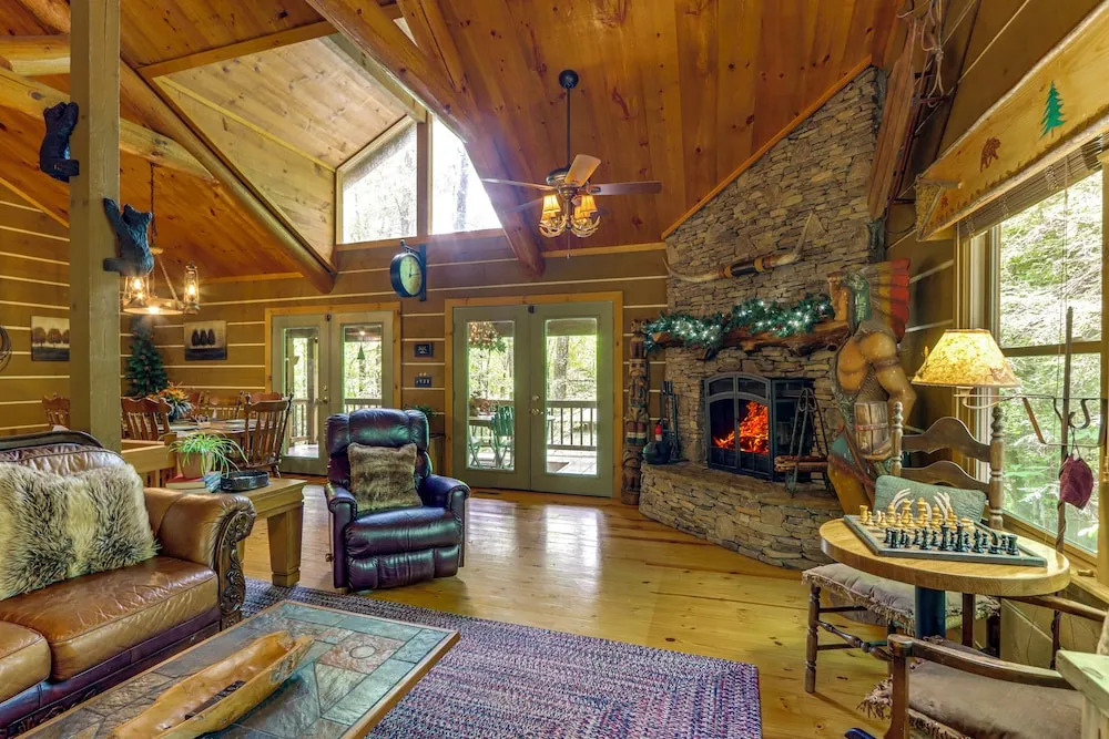 'drifting Feather' Mountain Cabin: Waterfront Deck