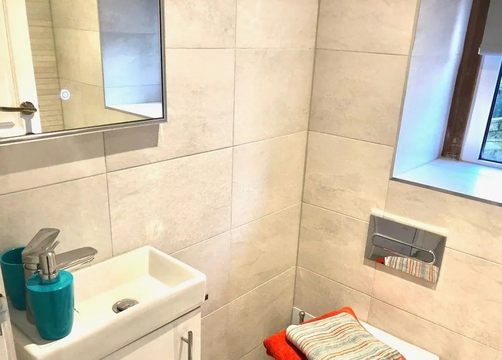 ByEvo Almar Villa - Close to City and Airport - Perfect for Contractors or large groups