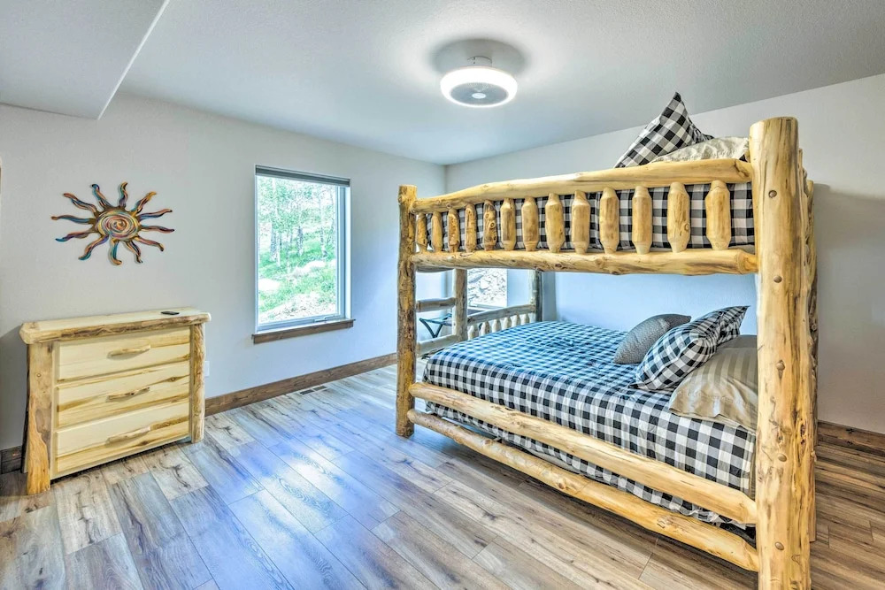 Hot Tub & Mtn View! Cripple Creek Retreat