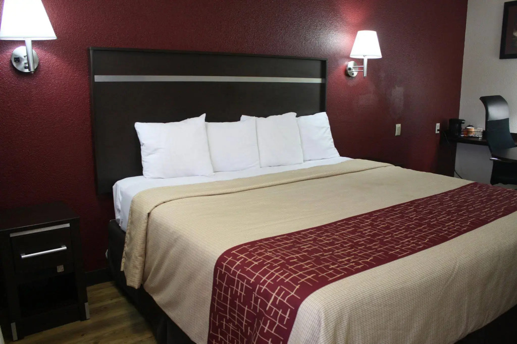 Red Roof Inn PLUS Nashville South - Fairgrounds