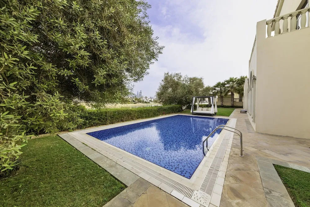 Maison Privee - Private Pool & Beach Access Villa with Cinematic Vws