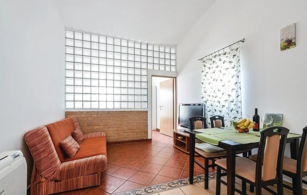Amazing Home in Mandre With Wifi and 1 Bedrooms