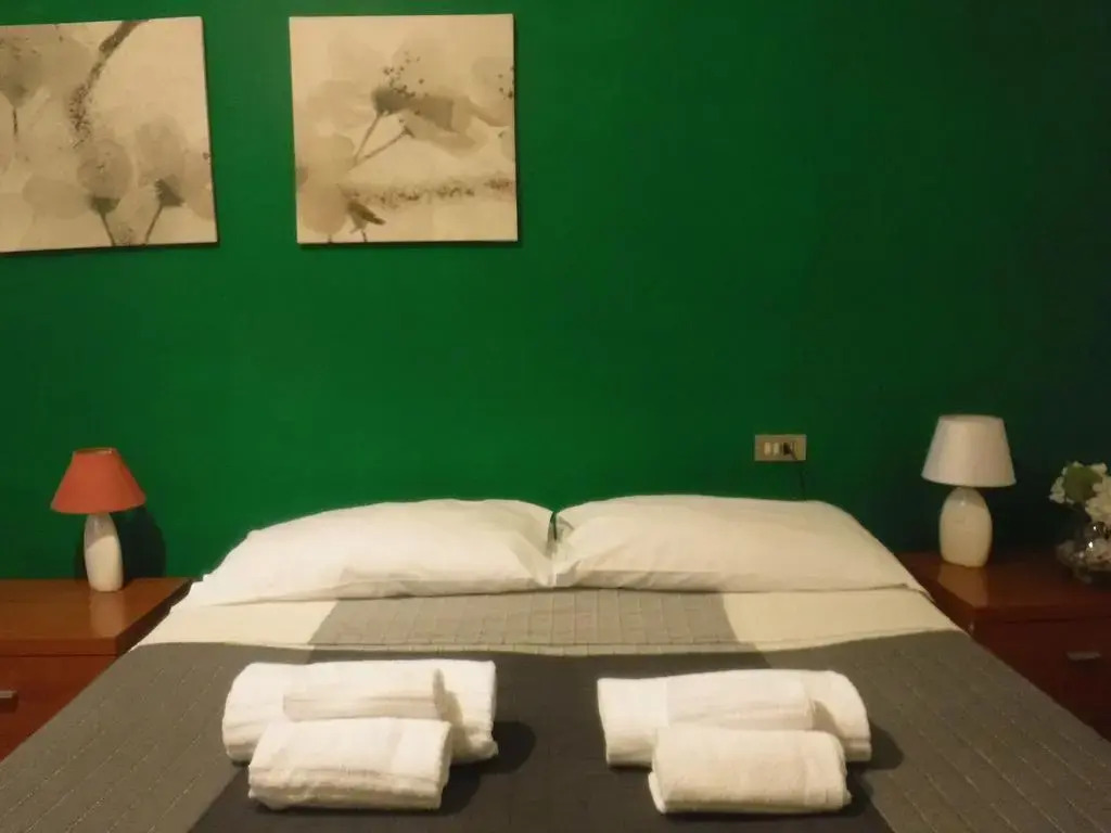Ares Rooms