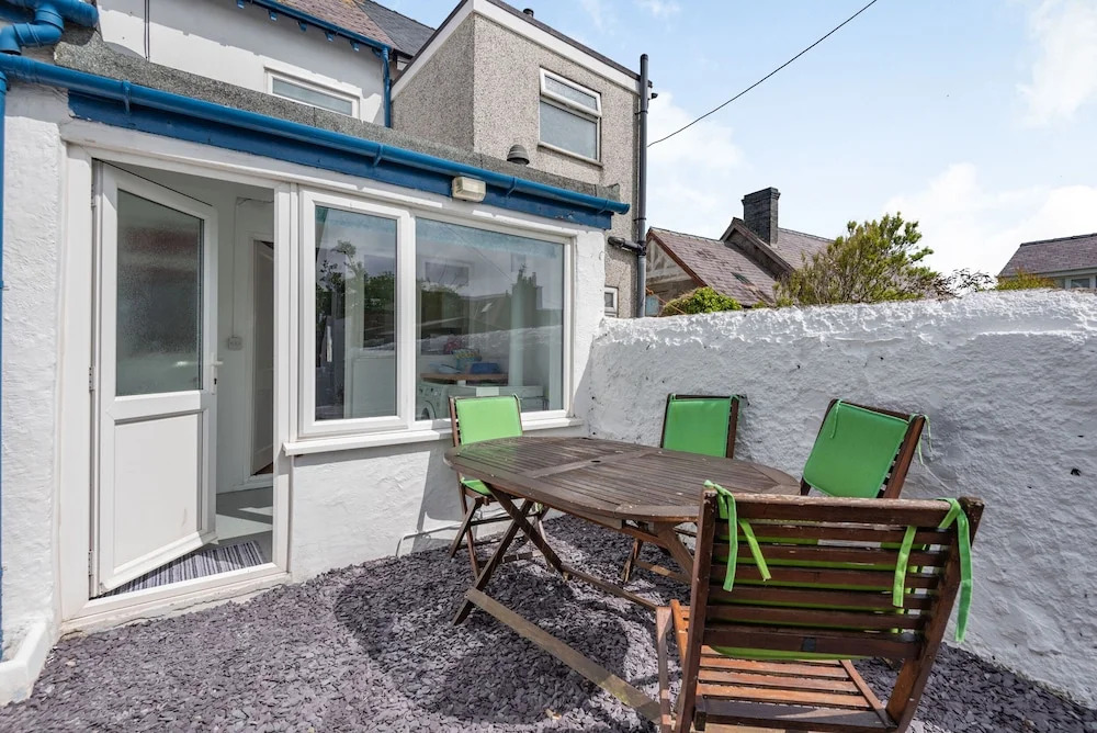 2 Tregof Terrace