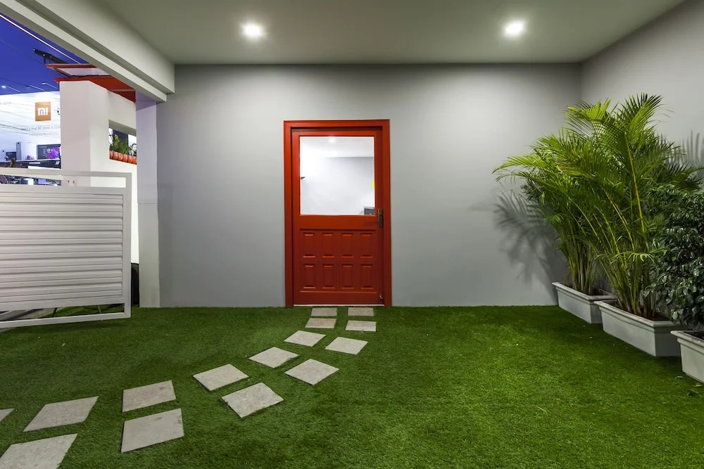 OYO Townhouse 012 Kaushambi Metro Ghaziabad