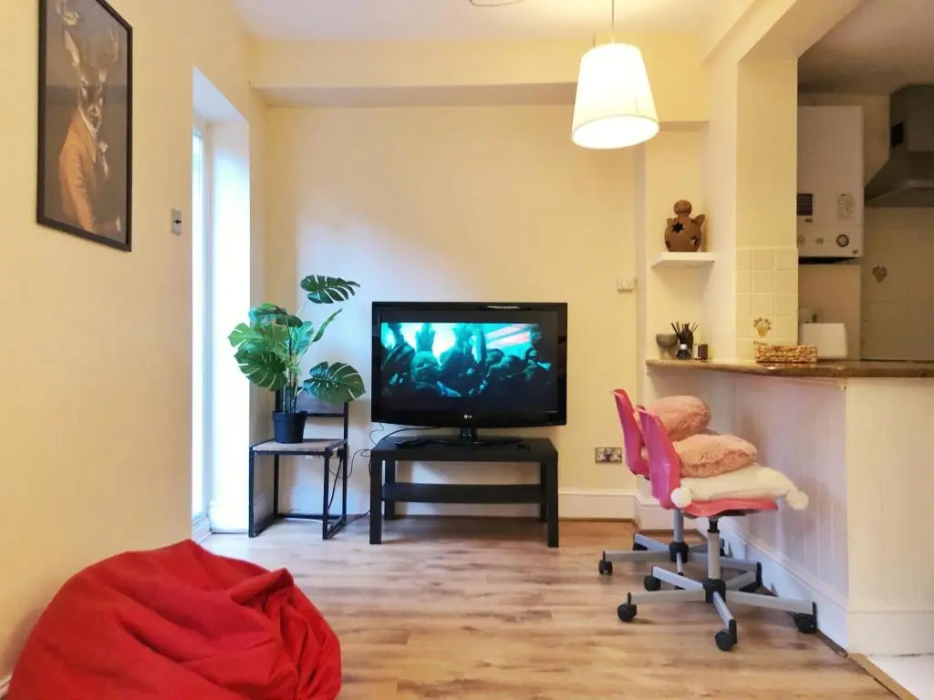 Lovely flat in West Kensington Central London