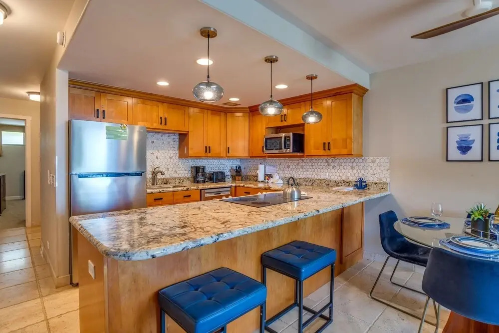 Kahana Reef 216 by RedAwning