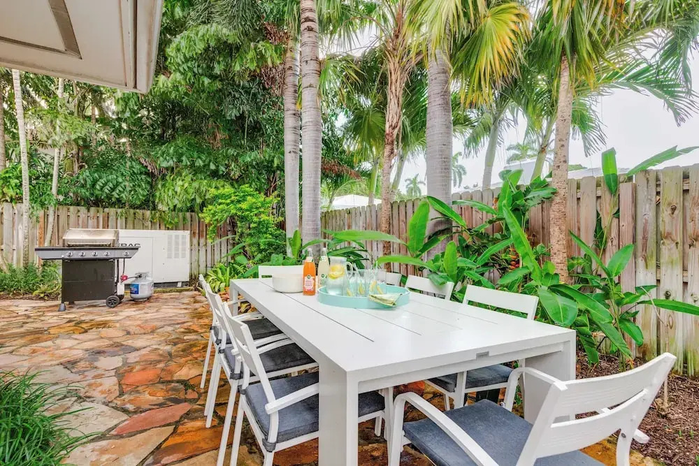 5mins to Beach Pool + Hot Tub Billiards Coral Ridge Getaway by Avantstay