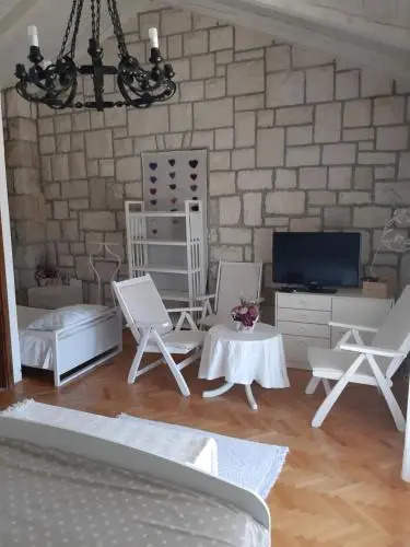 Apartment Lila
