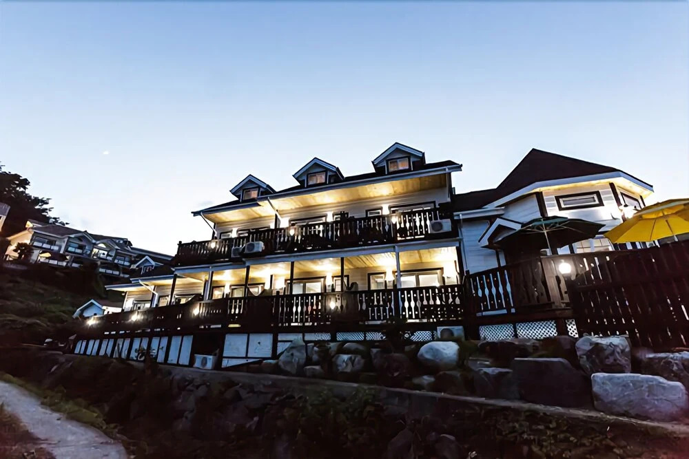 Geoje Patio Pension