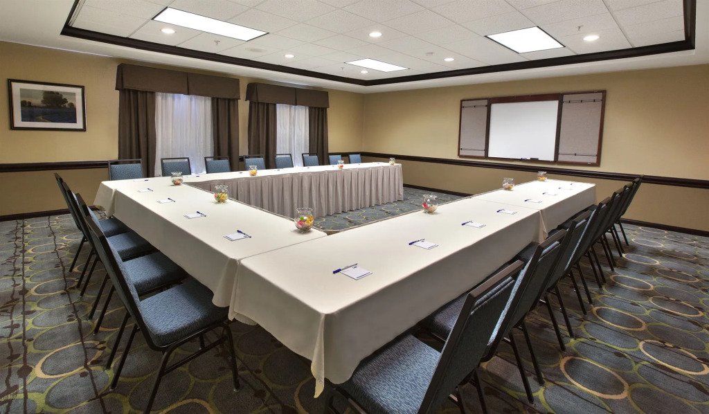 Holiday Inn & Suites Spring - The Woodlands