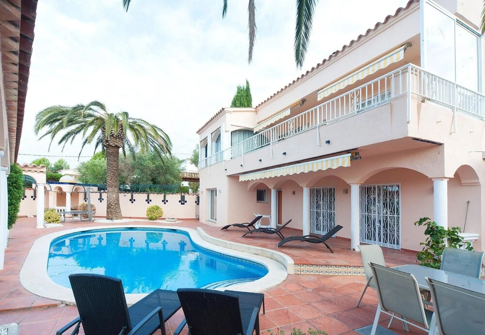 Villa With 5 Bedrooms in El Mas Fumats, With Private Pool, Enclosed Ga