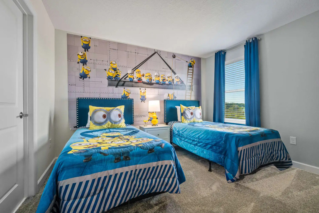 Wonderful home with private pool game and movie rooms near Disney