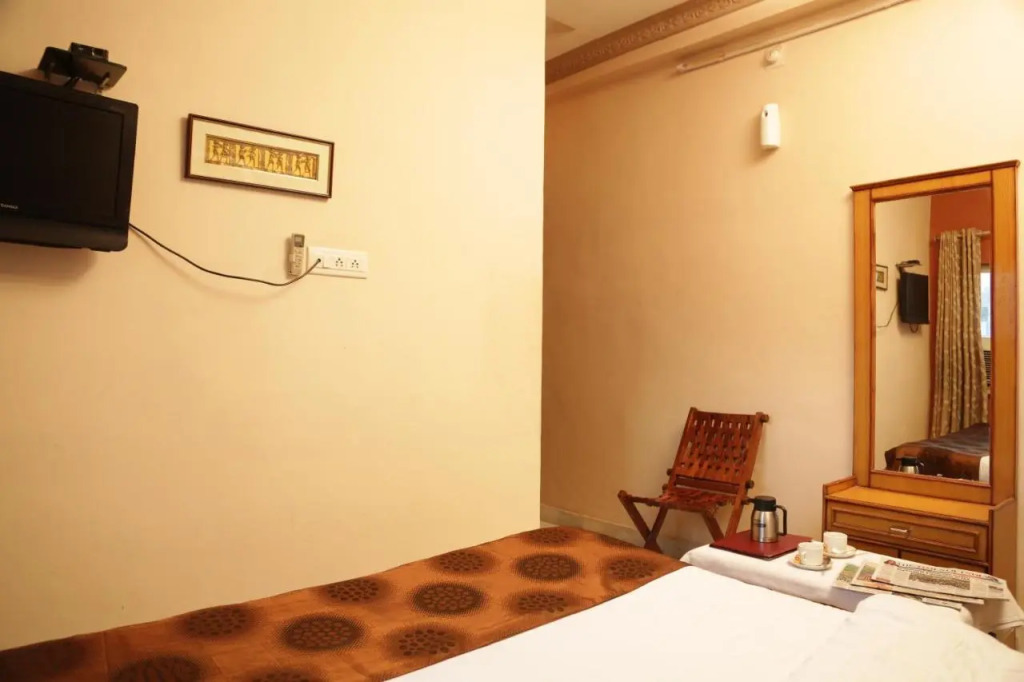 Hotel Meenakshi Udaipur - Family Preffered Hotel