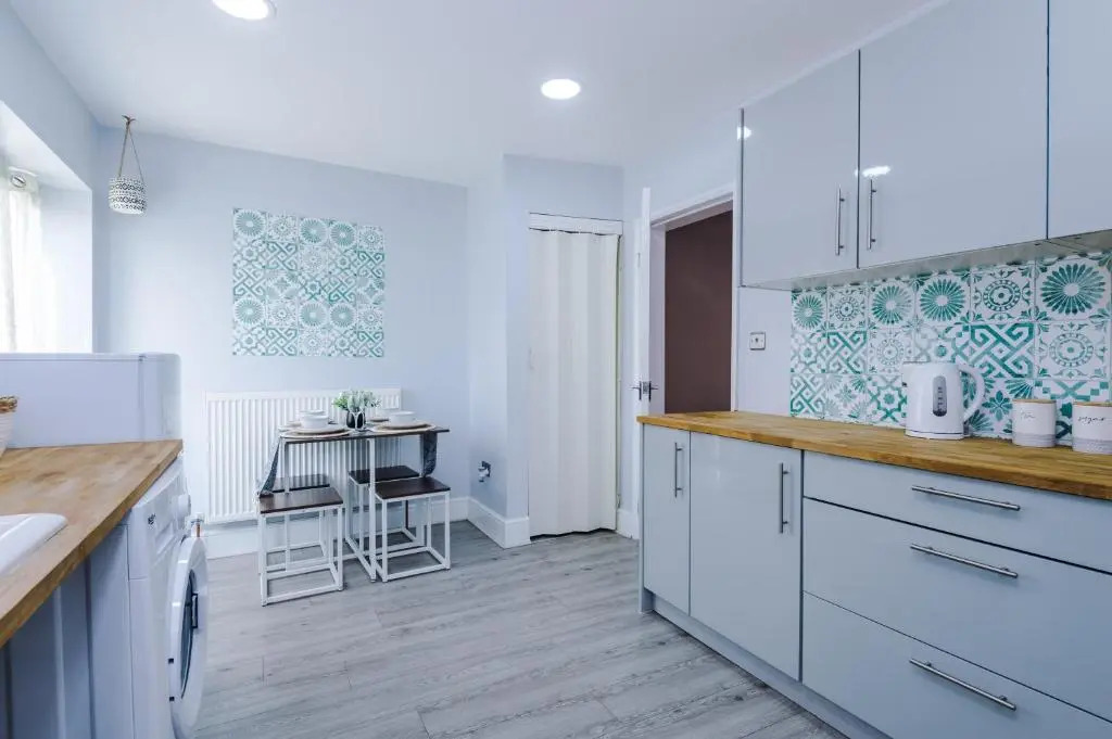 ✪ LEISURE/BUSINESS ✪ 3 Bed House /W Parking ✪ WiFi