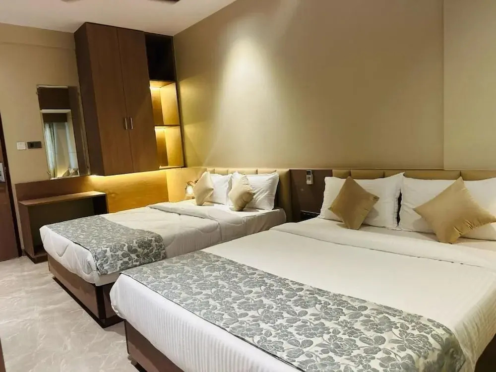 The Falcon Inn - Mumbai Central