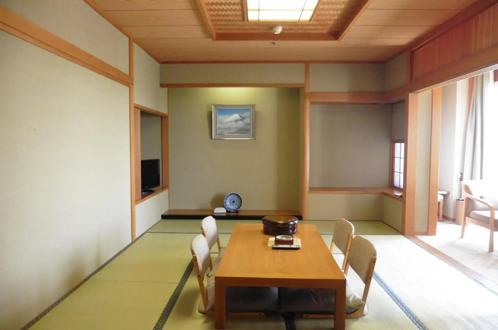 Shizuoka Country Hamaoka Course & Hotel