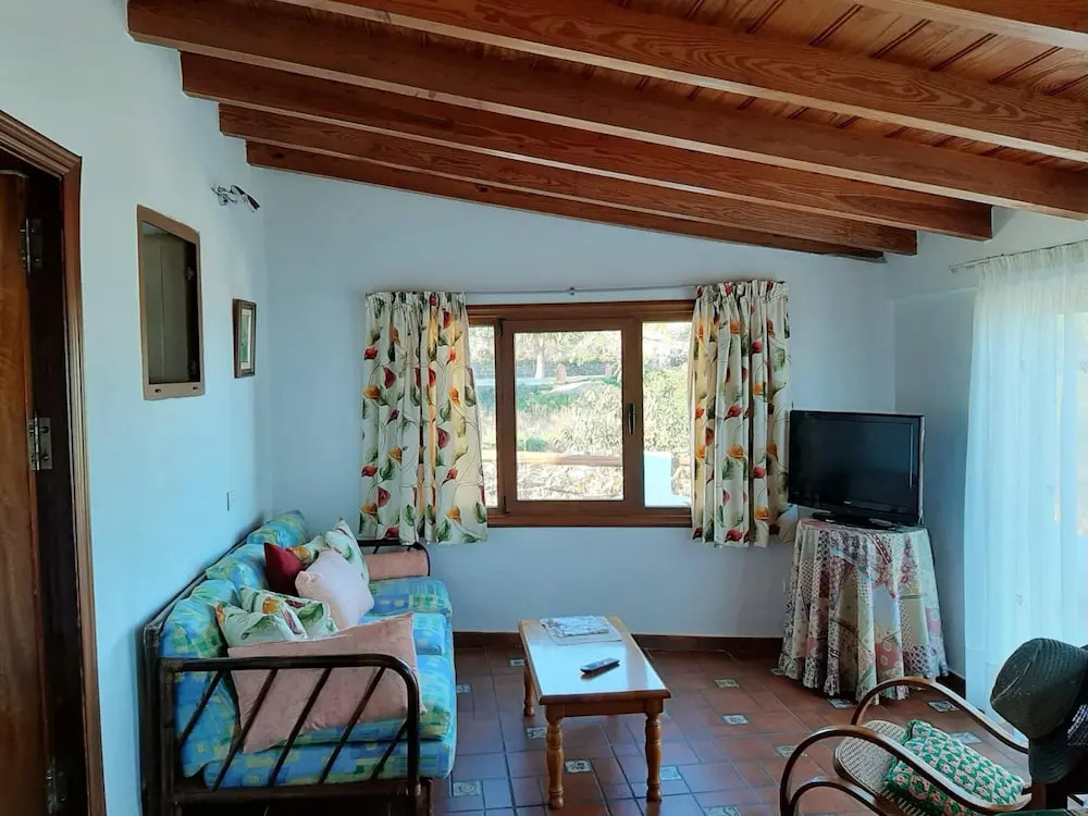House With one Bedroom in San Juan del Reparo, With Wonderful sea View and Furnished Terrace - 7 km From the Beach