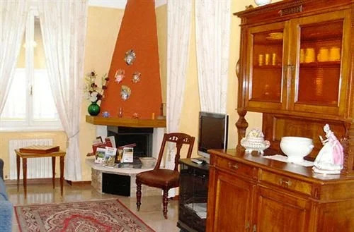Anninas House