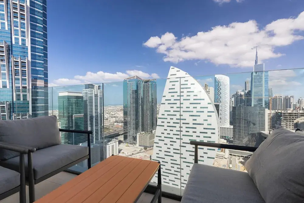 Simply Comfort Vacation Homes Rental in Missoni Top Floor with Sea, Canal and Burj Khalifa Views